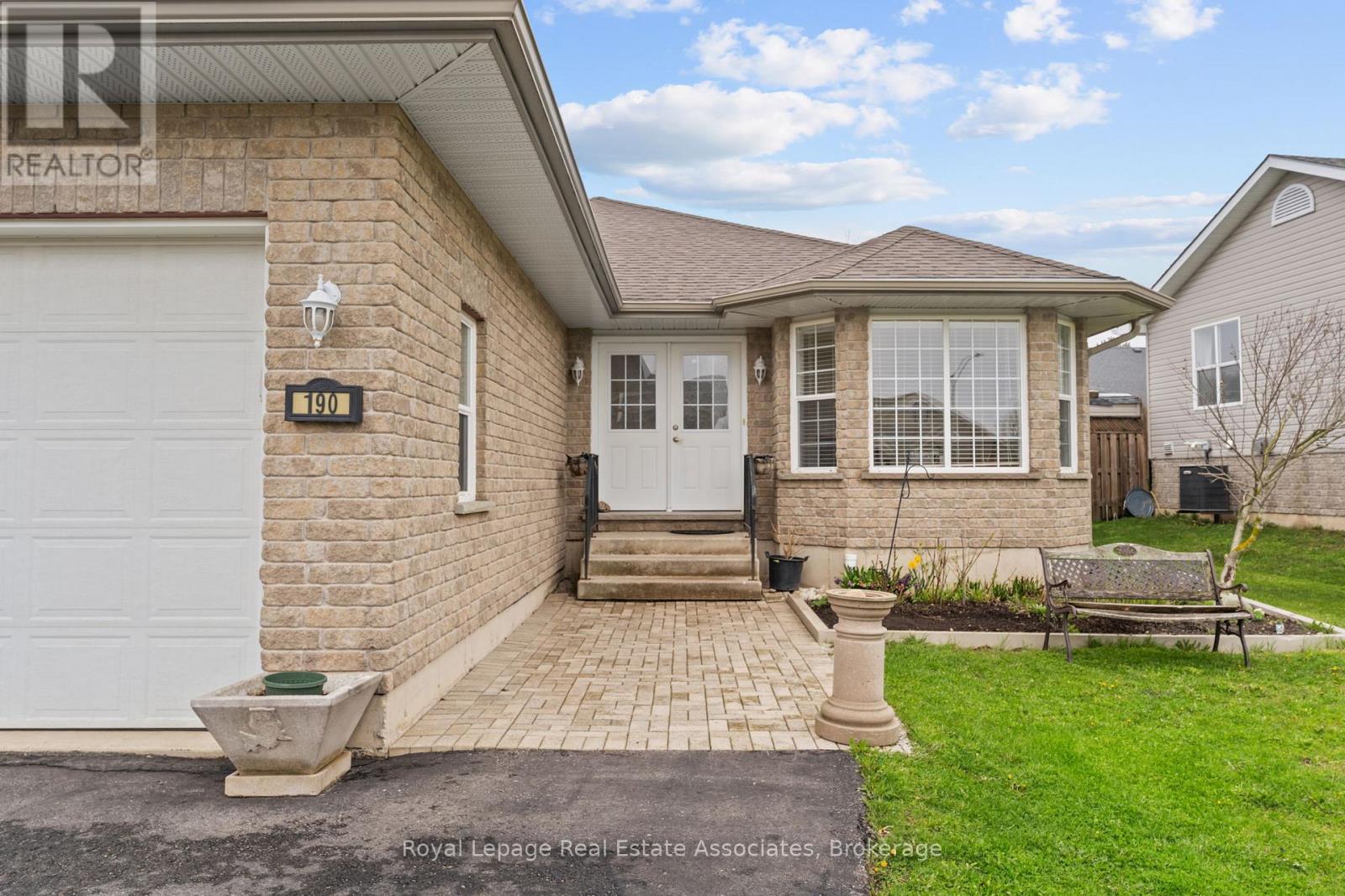 190 Sheffield Street Property Photo 3