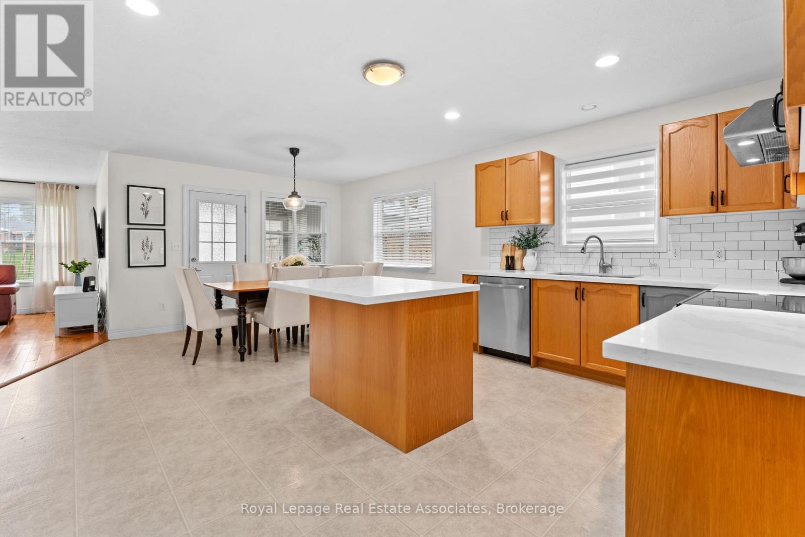 190 Sheffield Street Property Photo 5