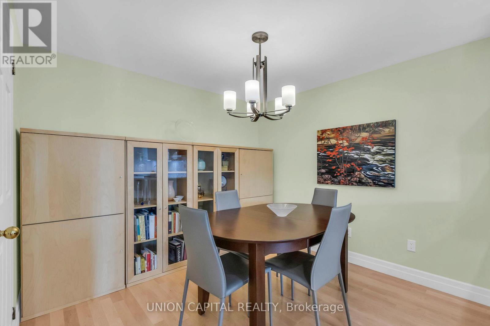 502 - 265 Westcourt Place Property Photo 9