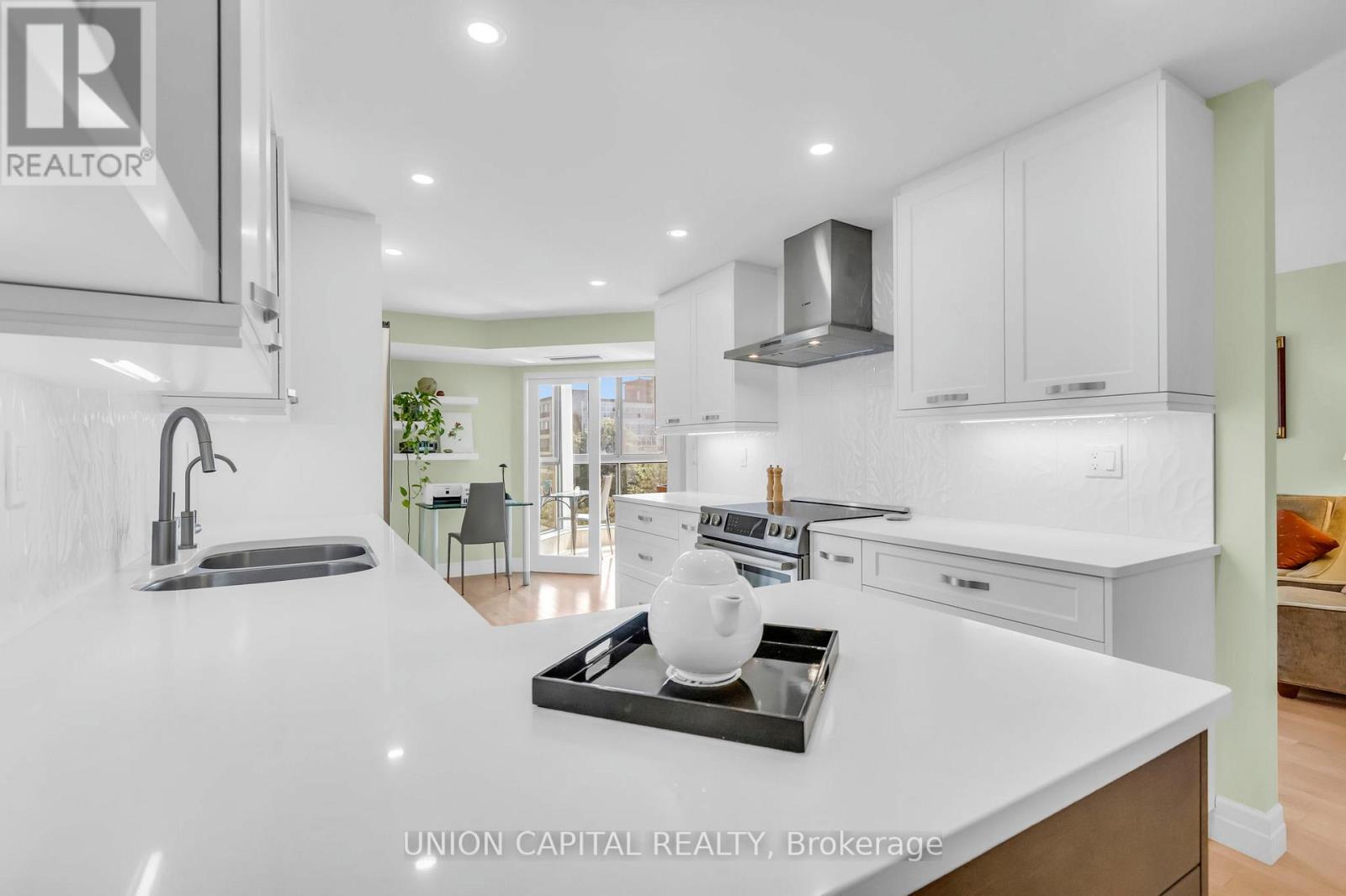 502 - 265 Westcourt Place Property Photo 11