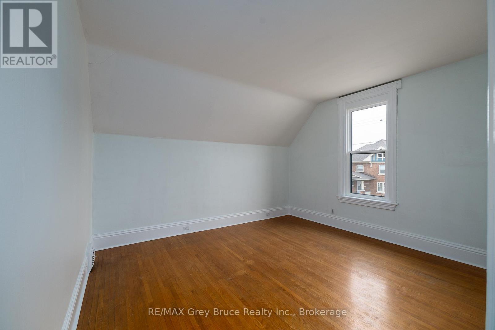 902 2nd Avenue W Property Photo 11