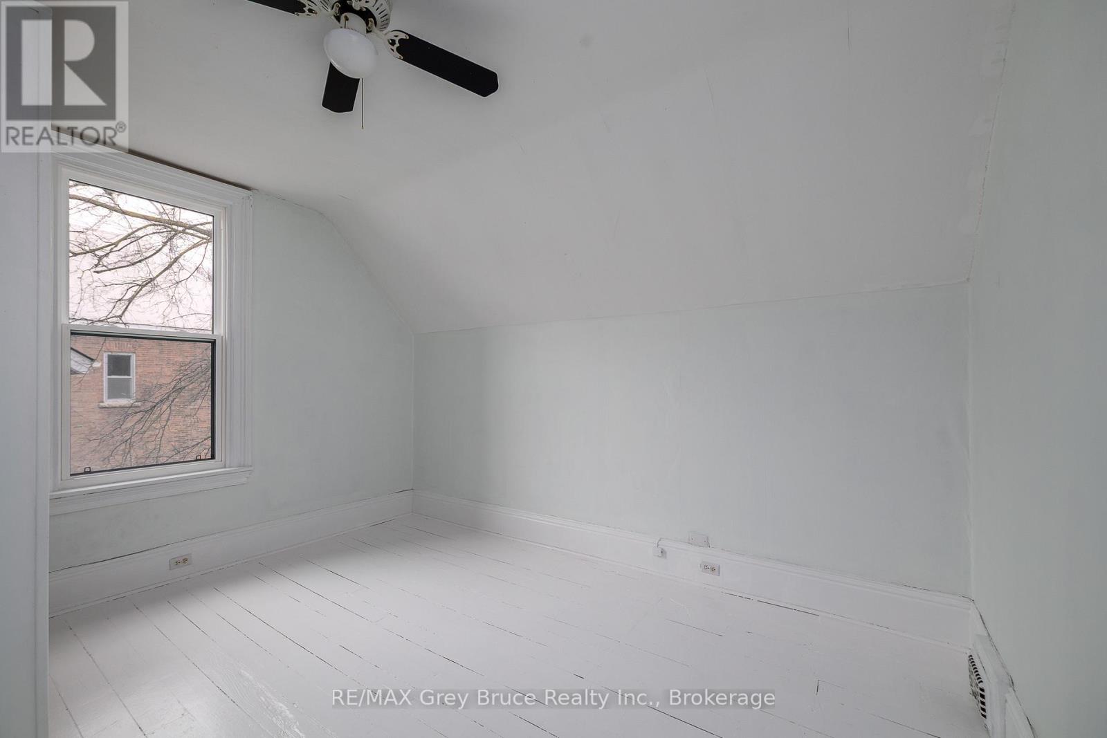 902 2nd Avenue W Property Photo 14
