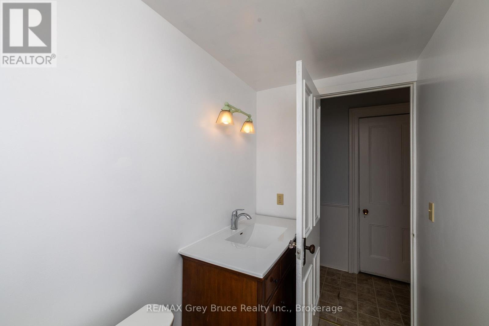 902 2nd Avenue W Property Photo 28