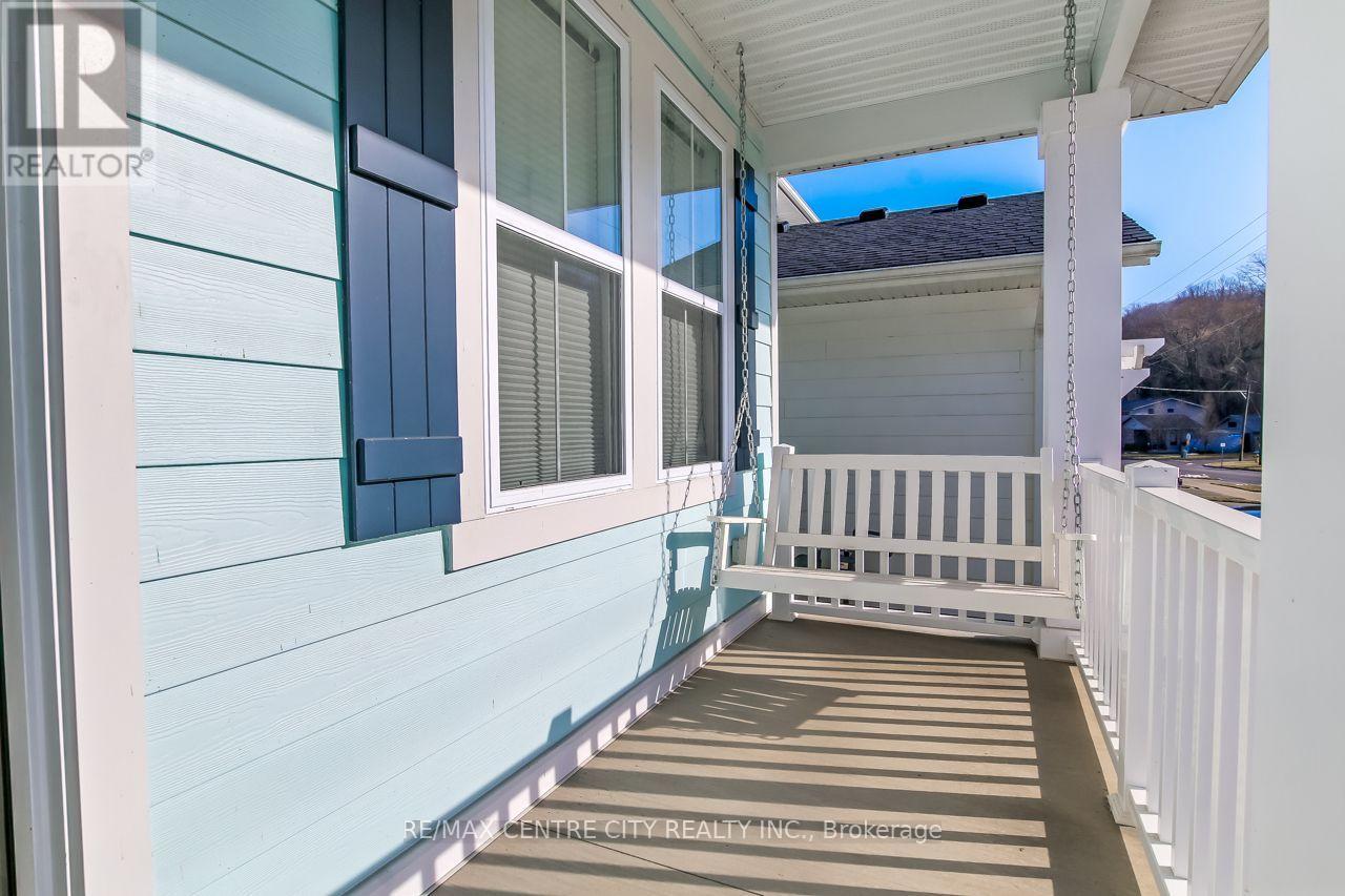423 George Street Property Photo 2