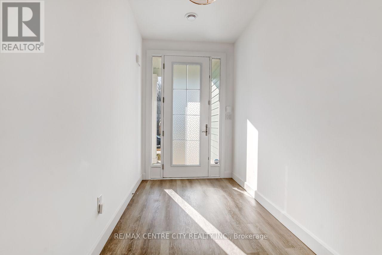 423 George Street Property Photo 3