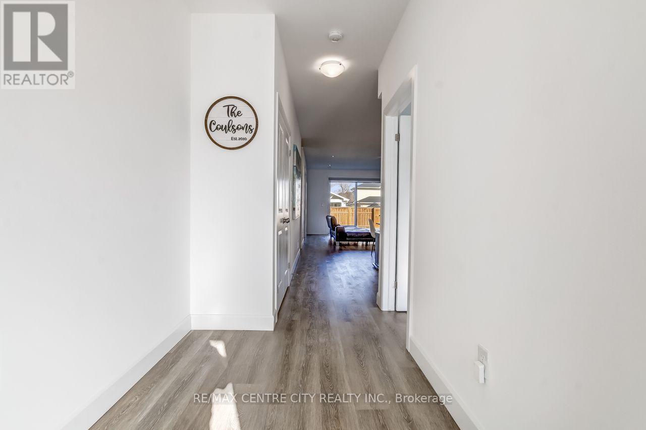423 George Street Property Photo 4