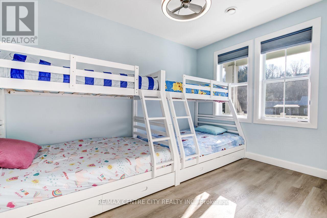 423 George Street Property Photo 5