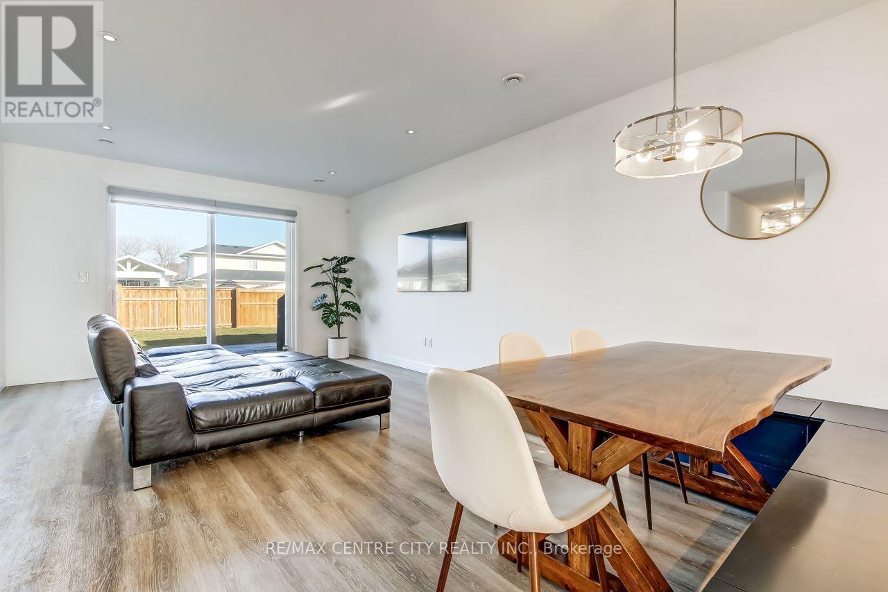 423 George Street Property Photo 8