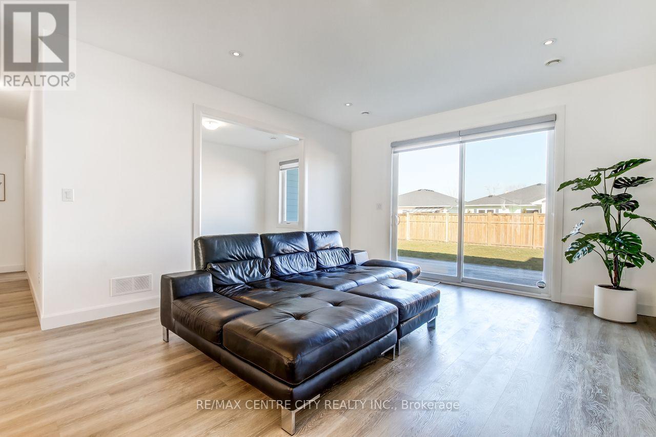 423 George Street Property Photo 11