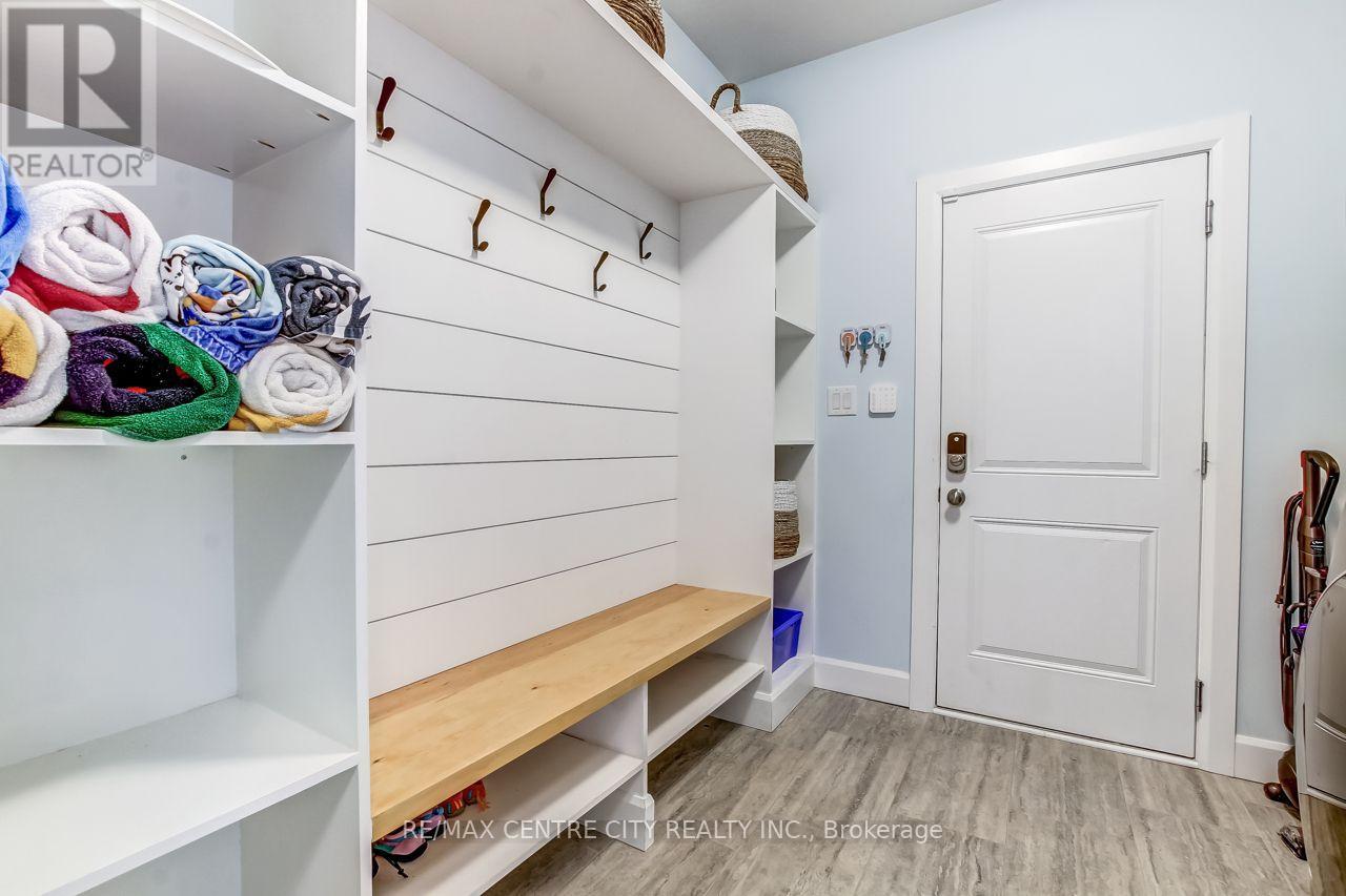 423 George Street Property Photo 16