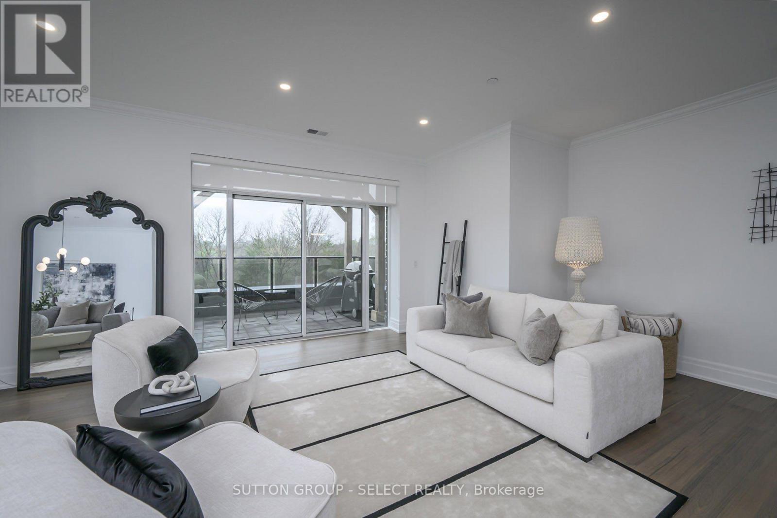 212 - 460 Callaway Road Property Photo 6