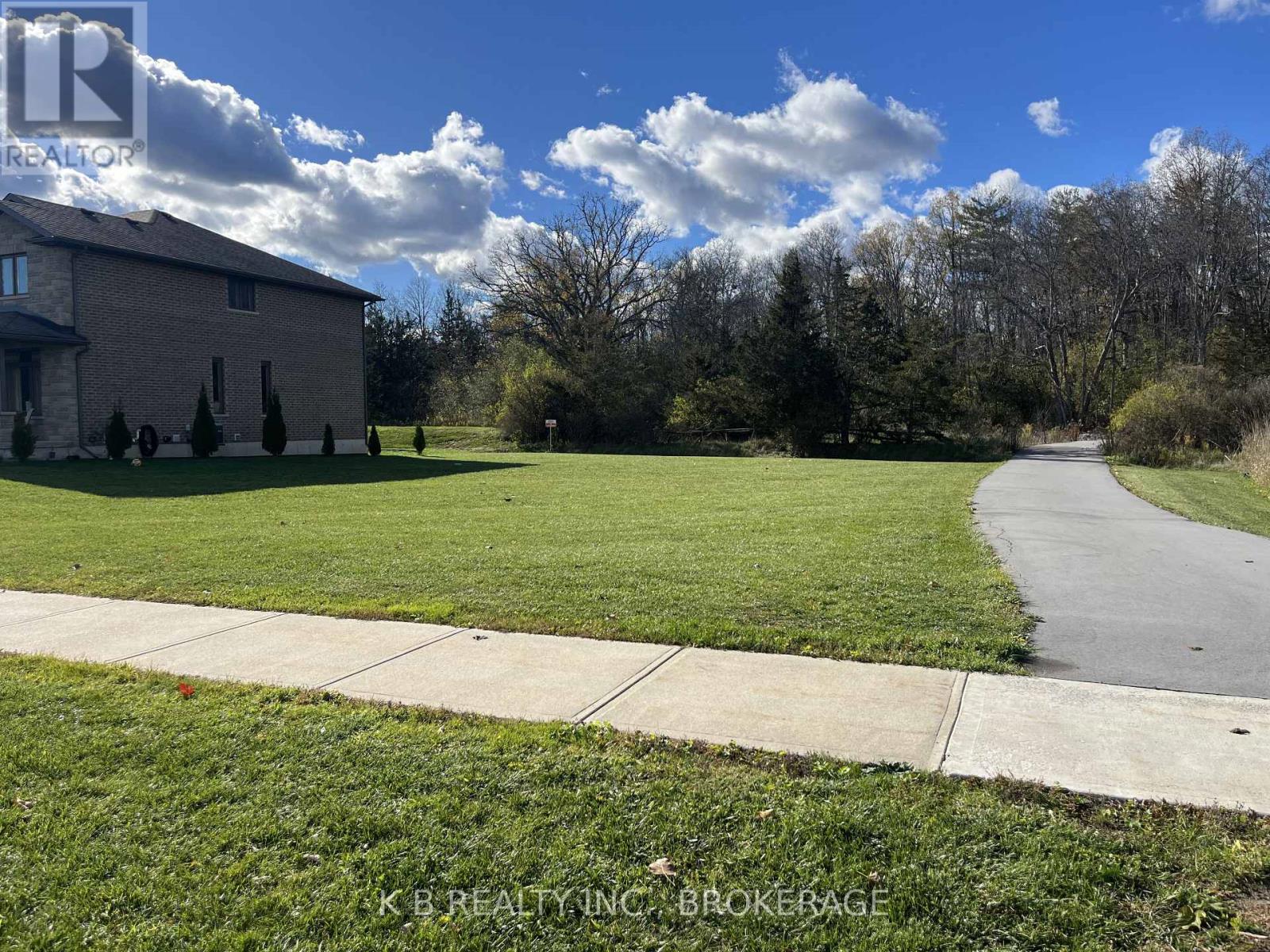 104 CHERRYWOOD PARKWAY Property Photo 1