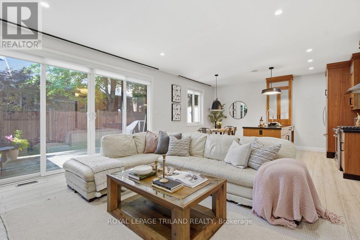 4 - 433 Hyde Park Road Property Photo 10