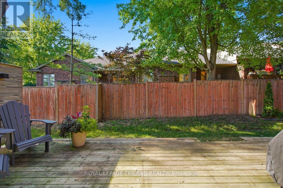 4 - 433 Hyde Park Road Property Photo 36