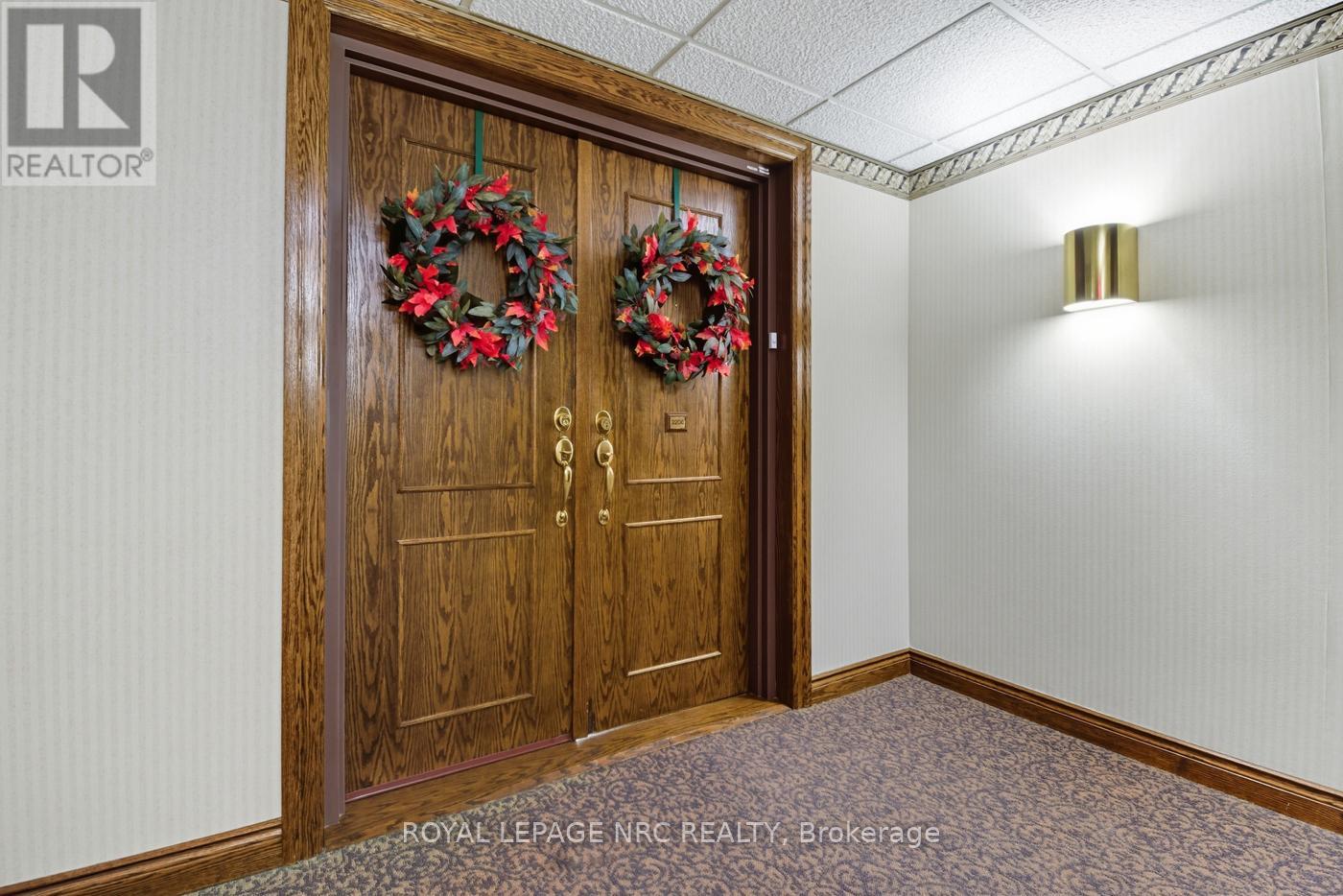 2206 - 701 Geneva Street Property Photo 2