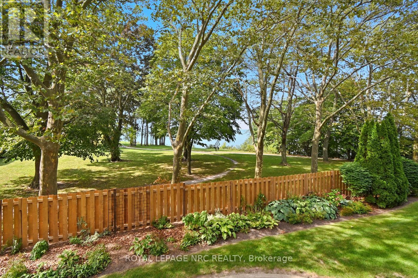 2206 - 701 Geneva Street Property Photo 11