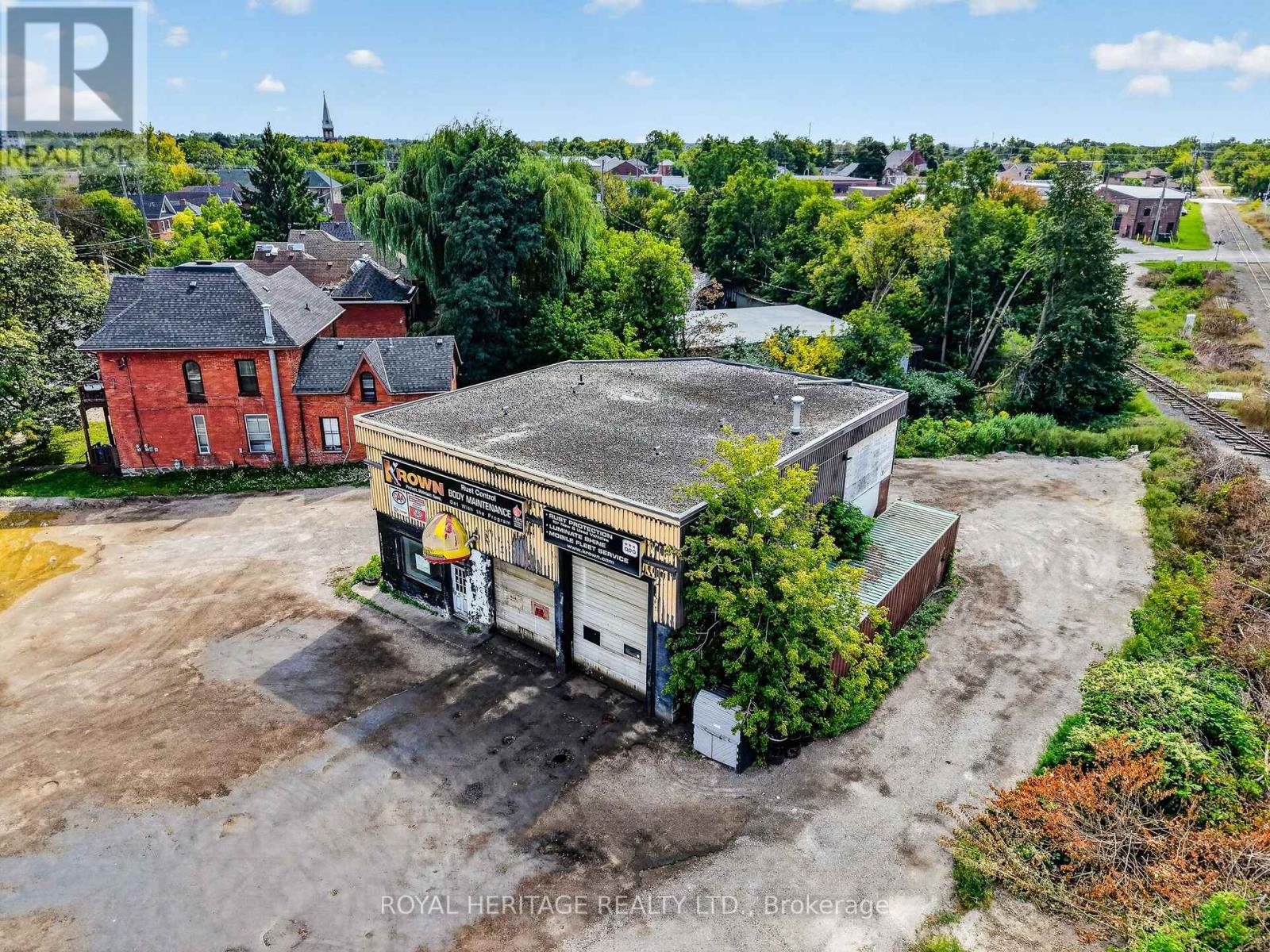 107 Aylmer Street N Property Photo 8