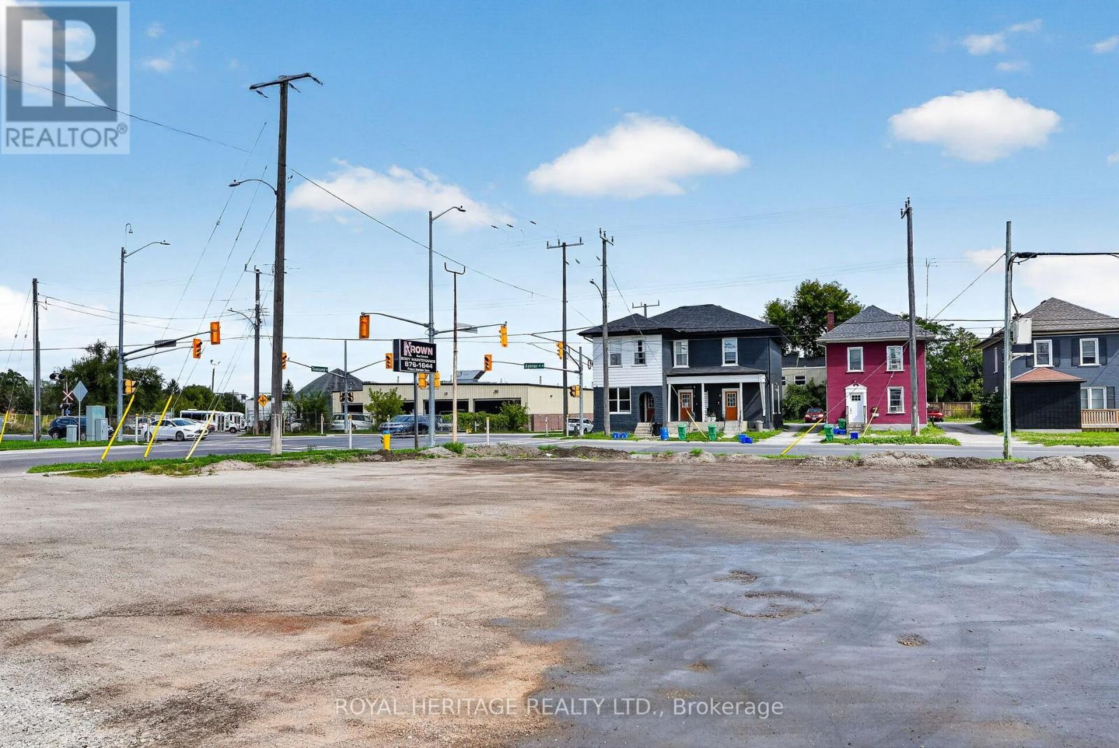 107 Aylmer Street N Property Photo 10