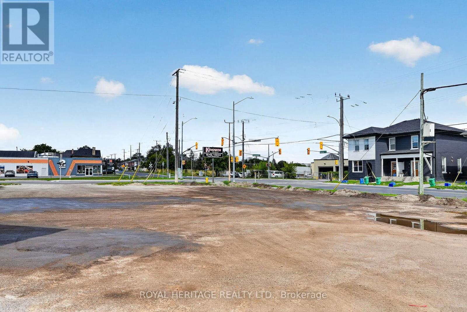 107 Aylmer Street N Property Photo 11