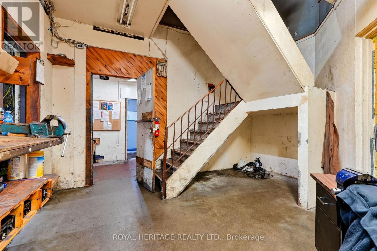 107 Aylmer Street N Property Photo 21