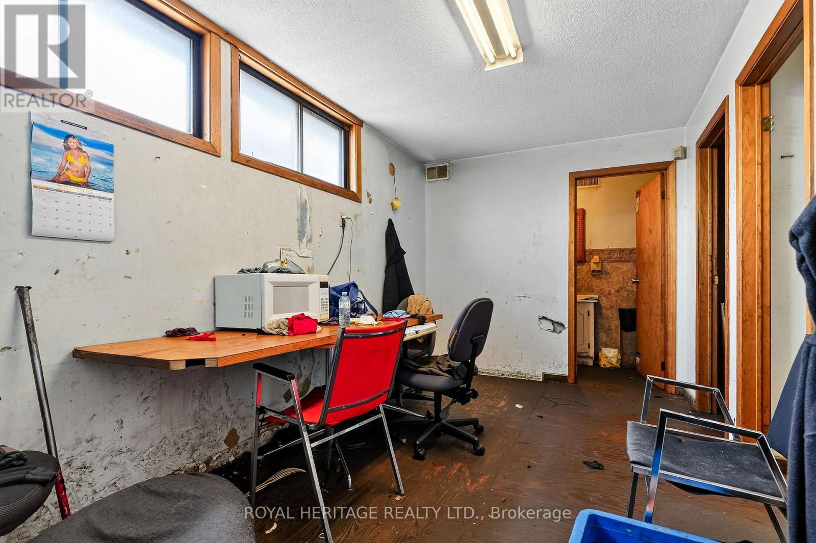 107 Aylmer Street N Property Photo 28