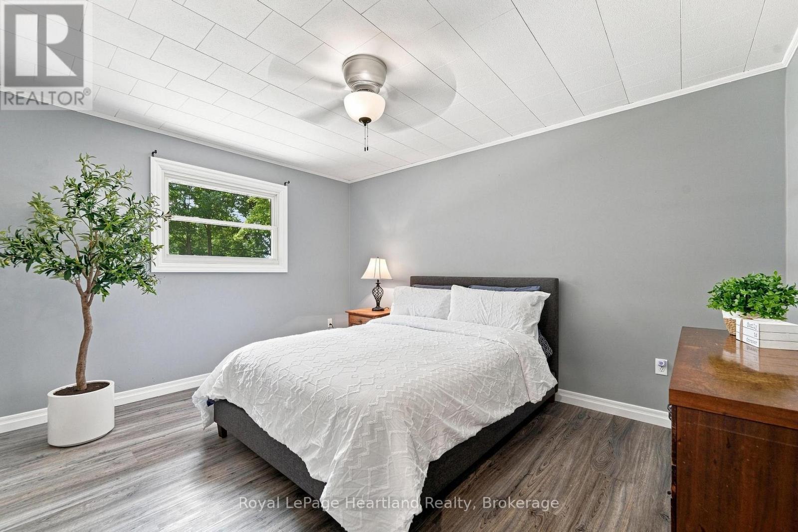 3042 Albert Street Property Photo 14