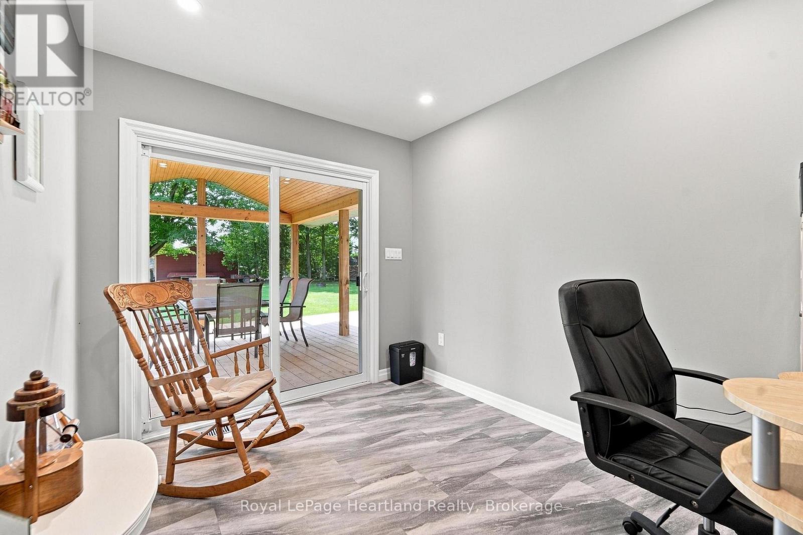 3042 Albert Street Property Photo 16