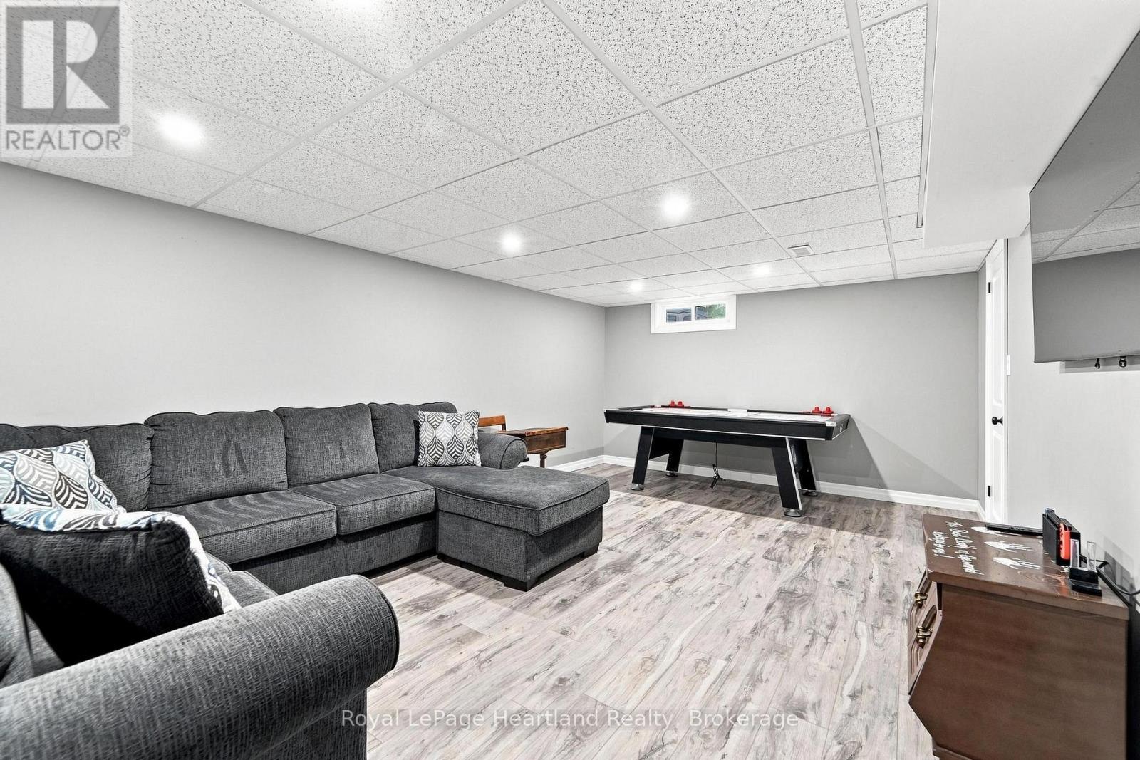 3042 Albert Street Property Photo 27