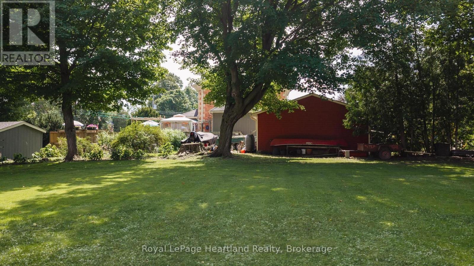 3042 Albert Street Property Photo 41