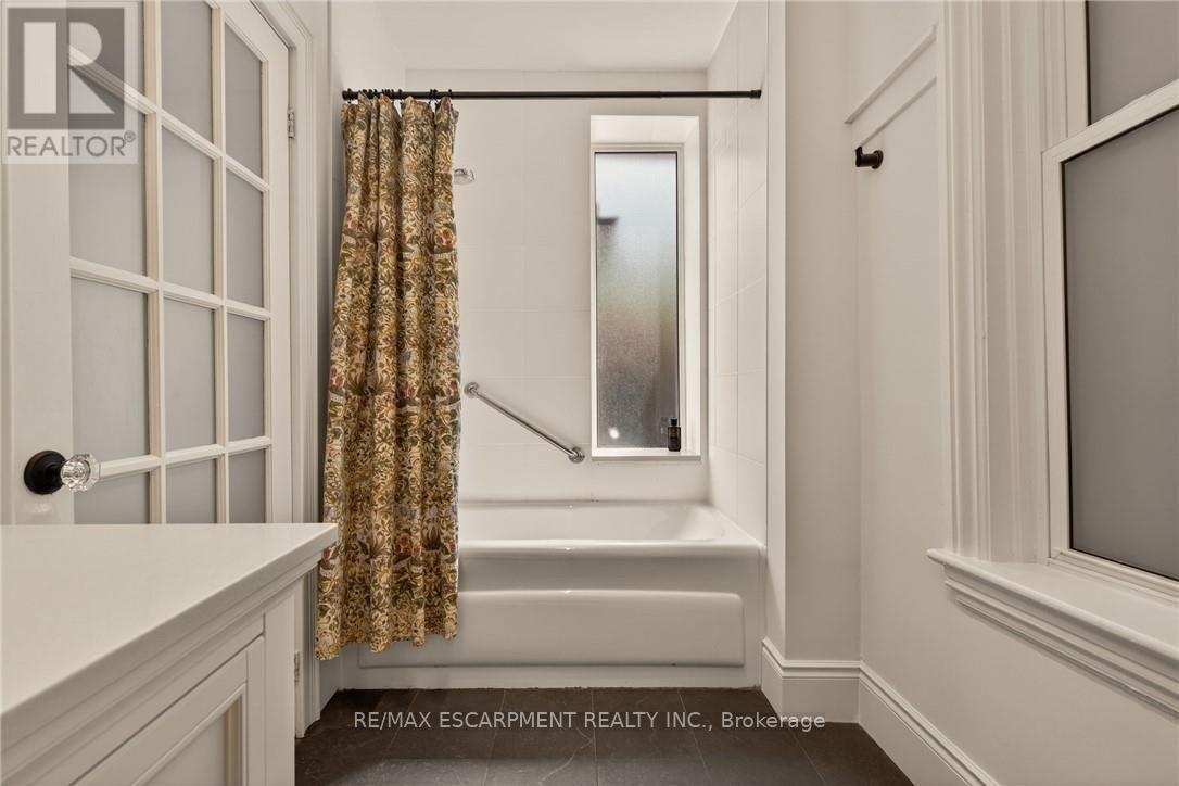 32 Magill Street Property Photo 24