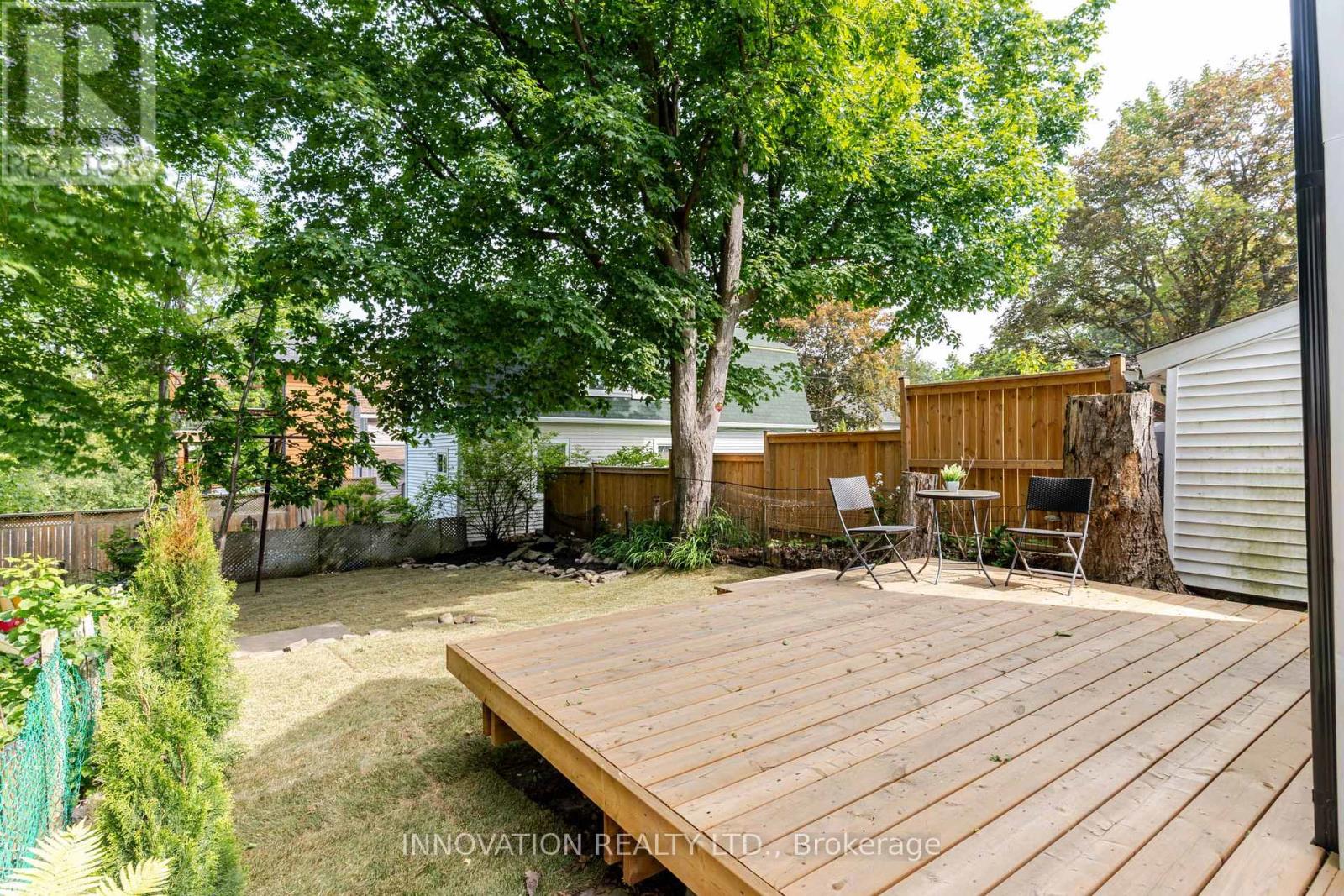 106 James Street E Property Photo 4