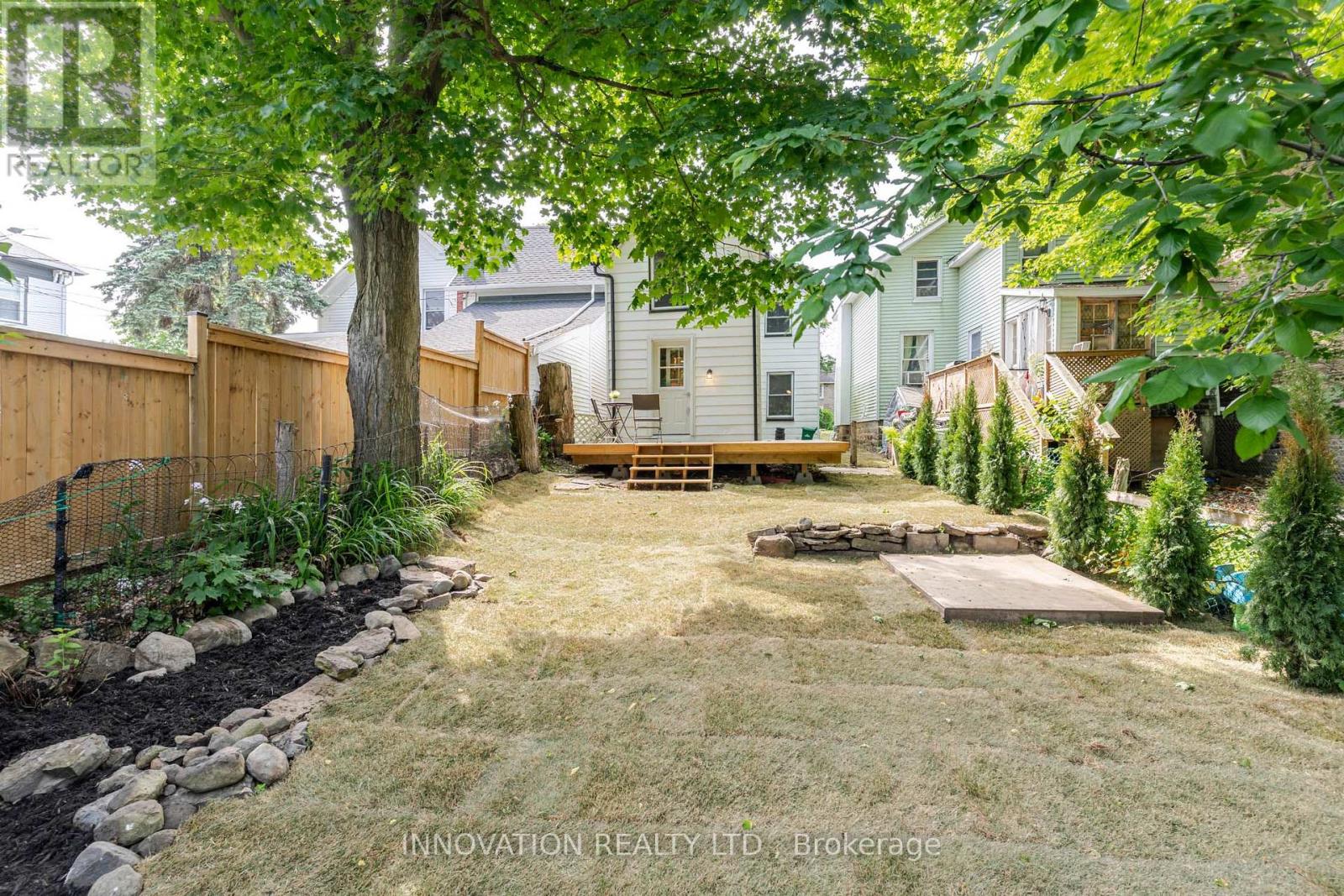 106 James Street E Property Photo 5