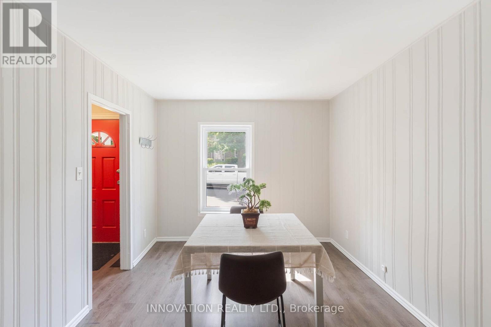 106 James Street E Property Photo 12
