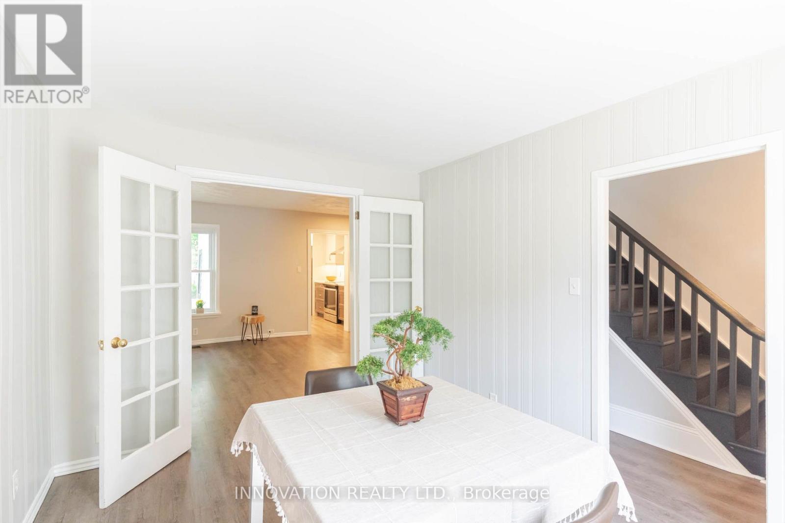 106 James Street E Property Photo 13