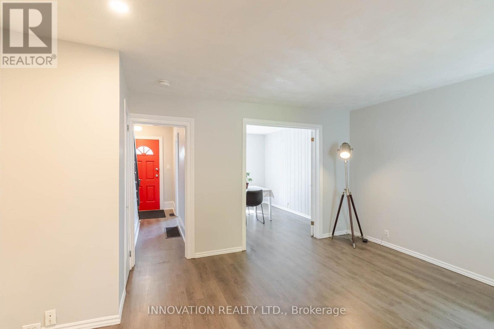 106 James Street E Property Photo 16