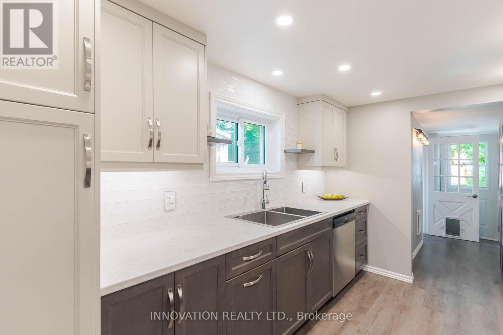 106 James Street E Property Photo 19