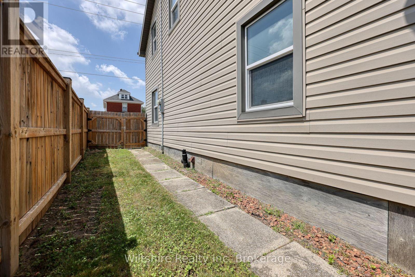 52 Bidwell Street Property Photo 5