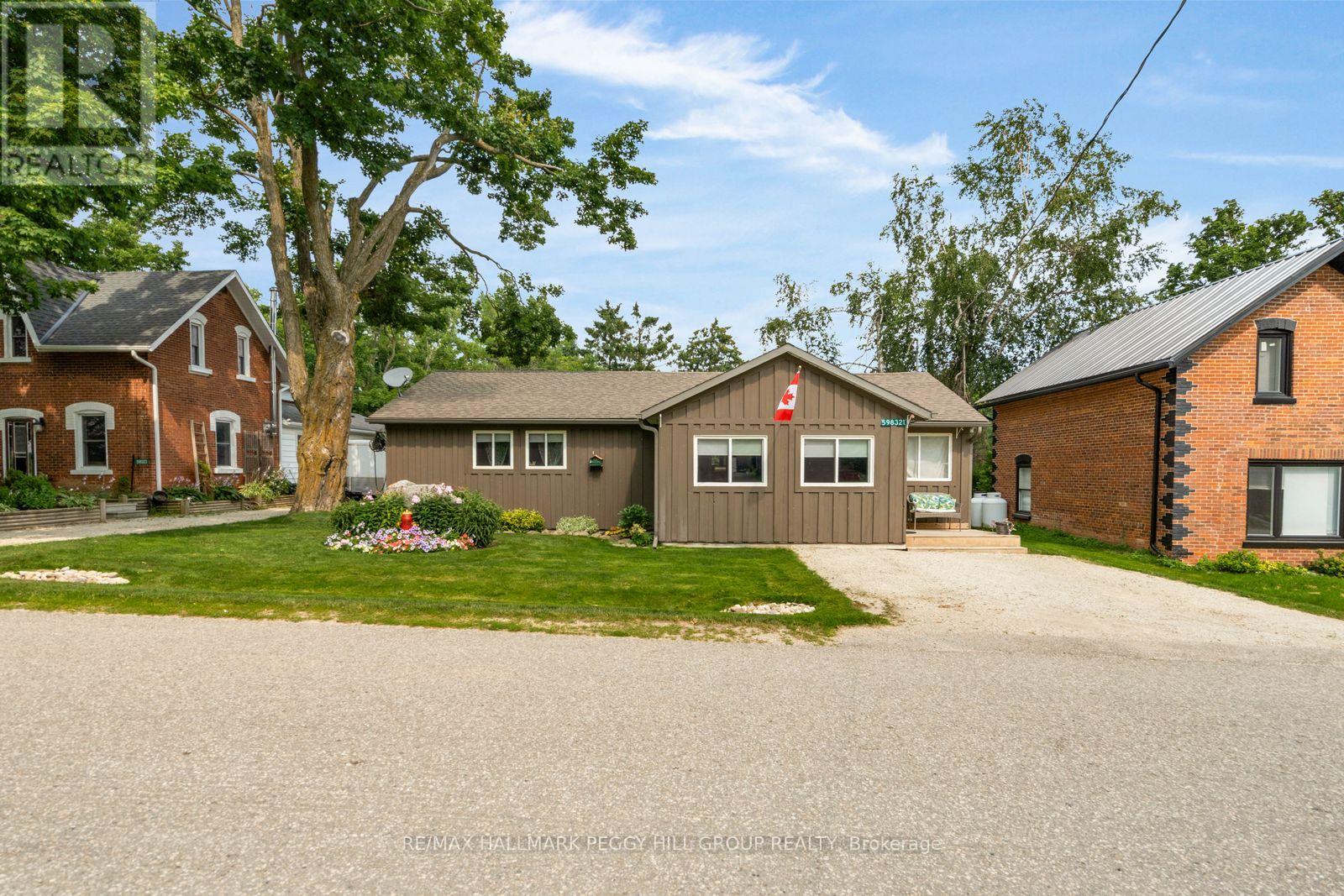 598321 2nd Line W Property Photo 1