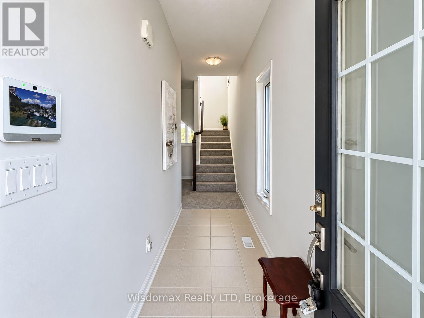 29 Bur Oak Drive Property Photo 4