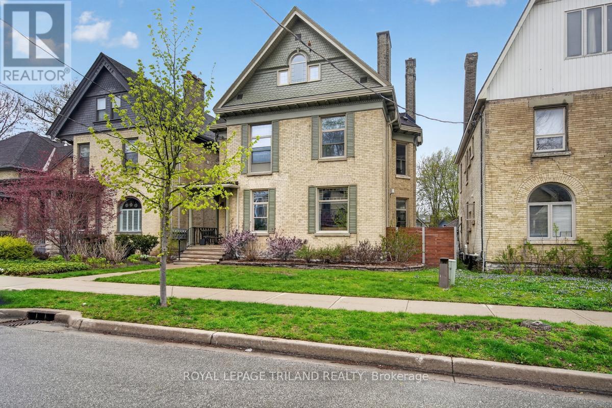 298 Hyman Street Property Photo 2