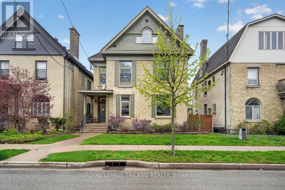 298 Hyman Street Property Photo 3