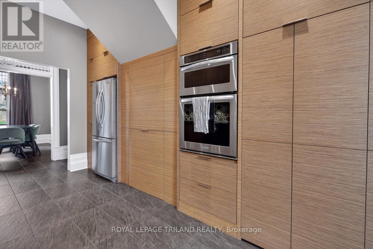 298 Hyman Street Property Photo 11
