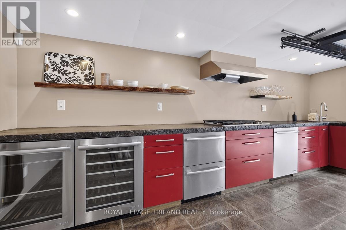 298 Hyman Street Property Photo 42