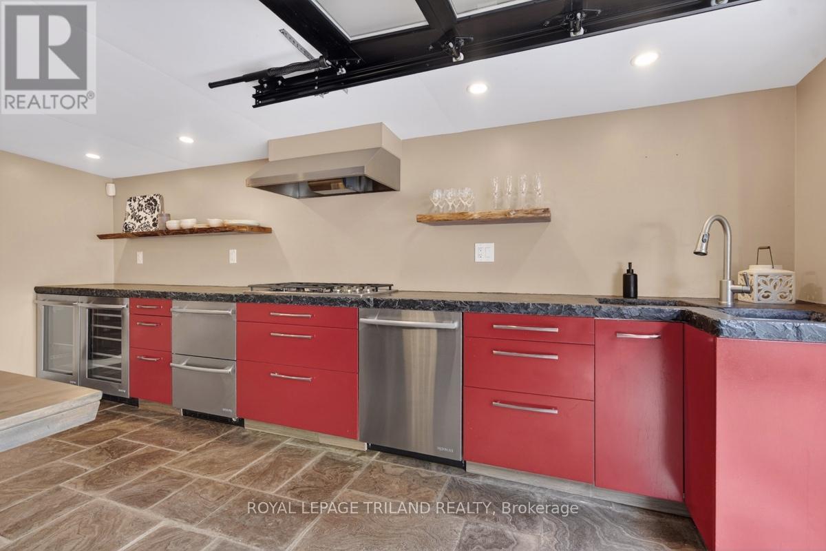 298 Hyman Street Property Photo 43