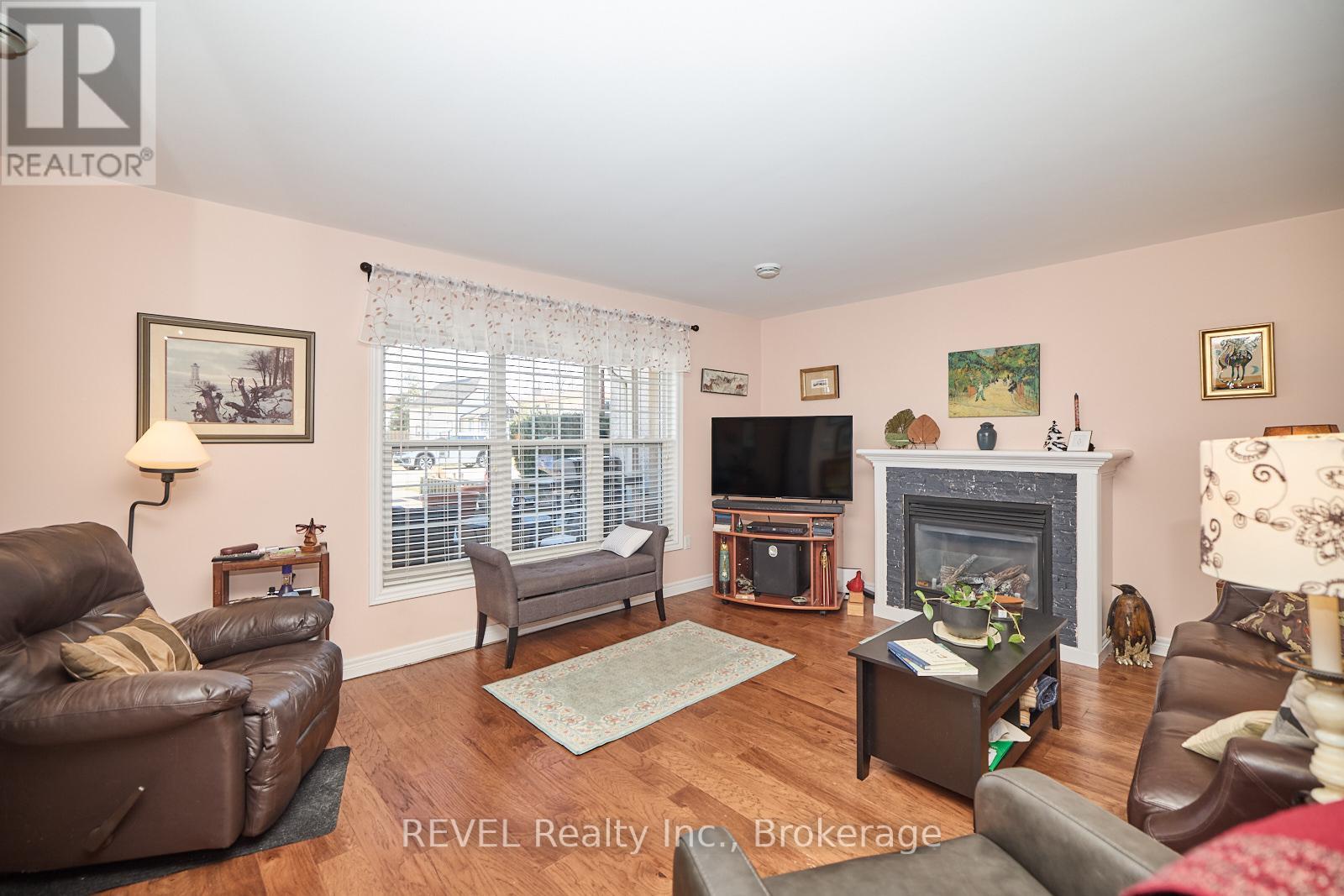 19 Knoll Street Property Photo 12