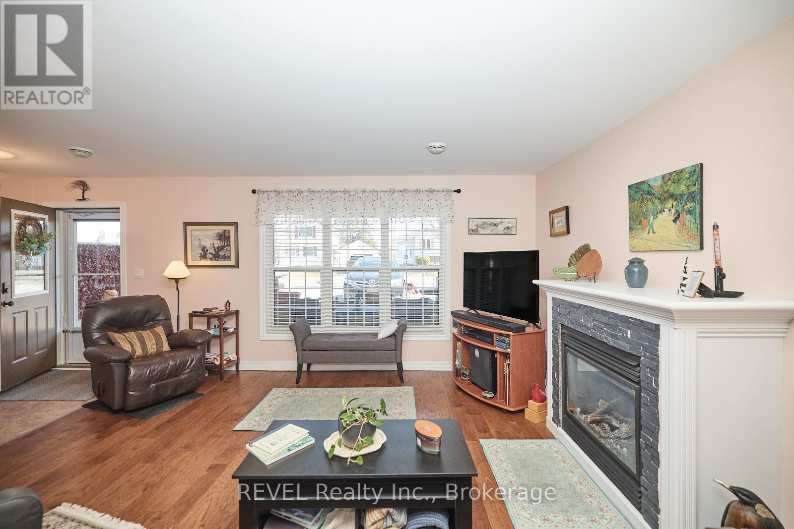 19 Knoll Street Property Photo 13