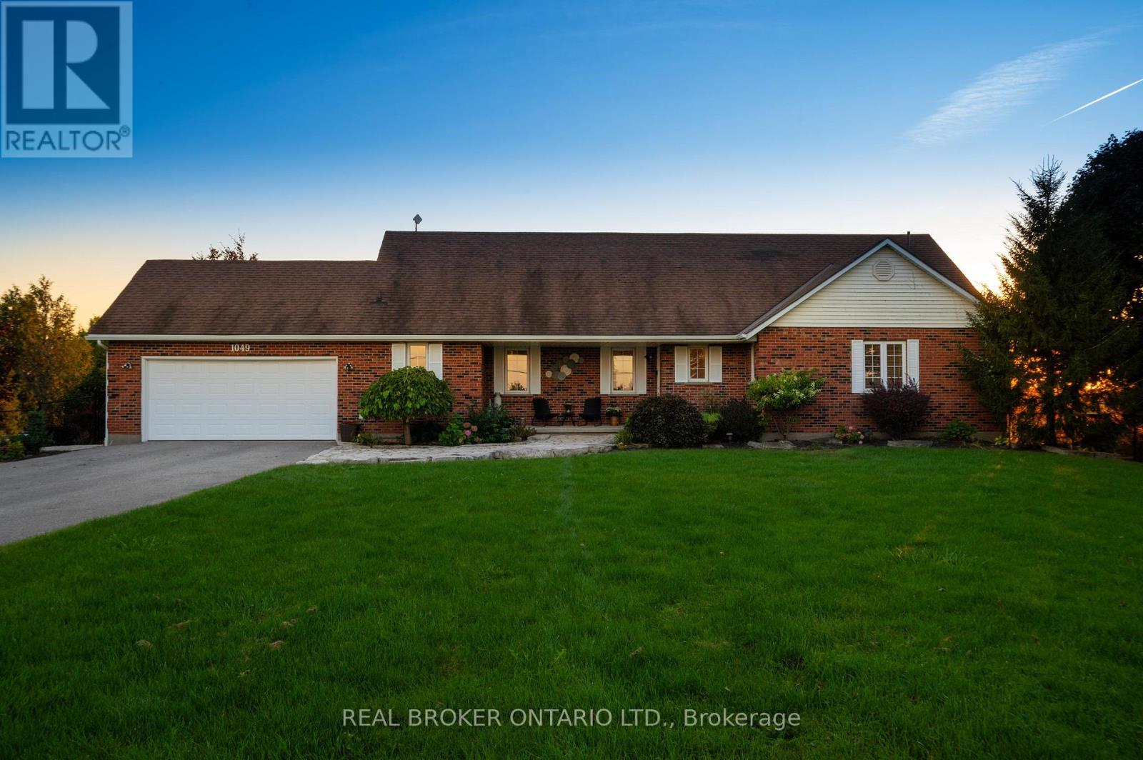 1049 Sheffield Road Property Photo 2