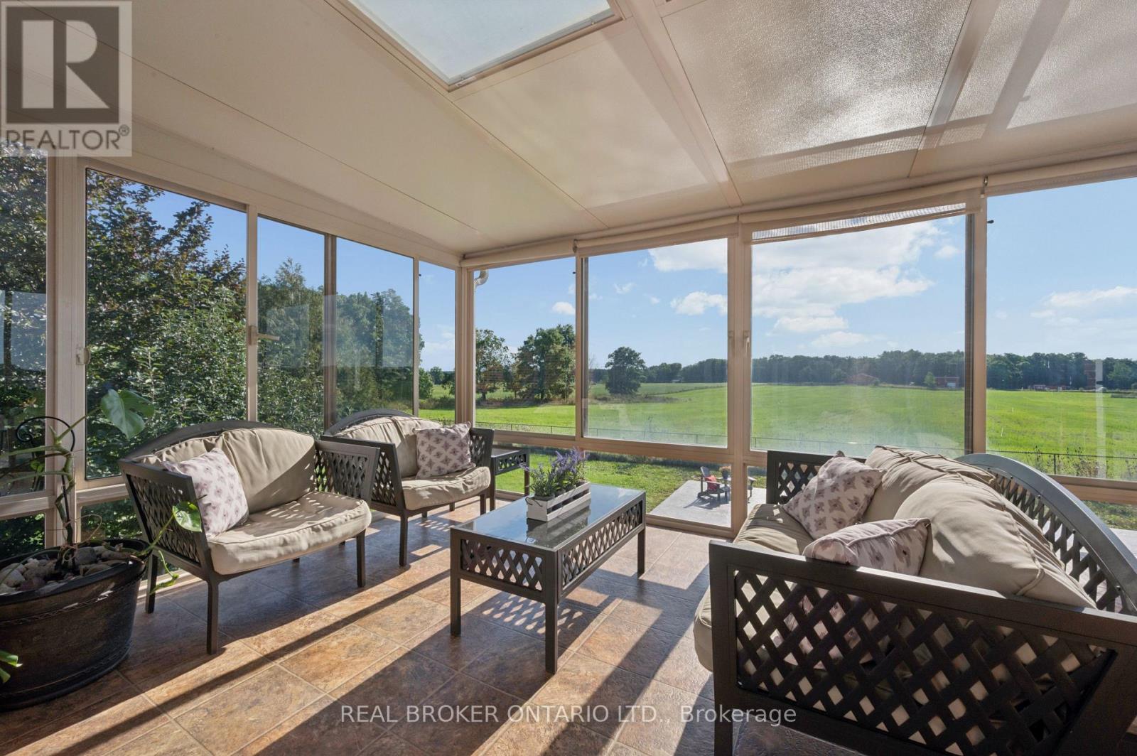 1049 Sheffield Road Property Photo 8