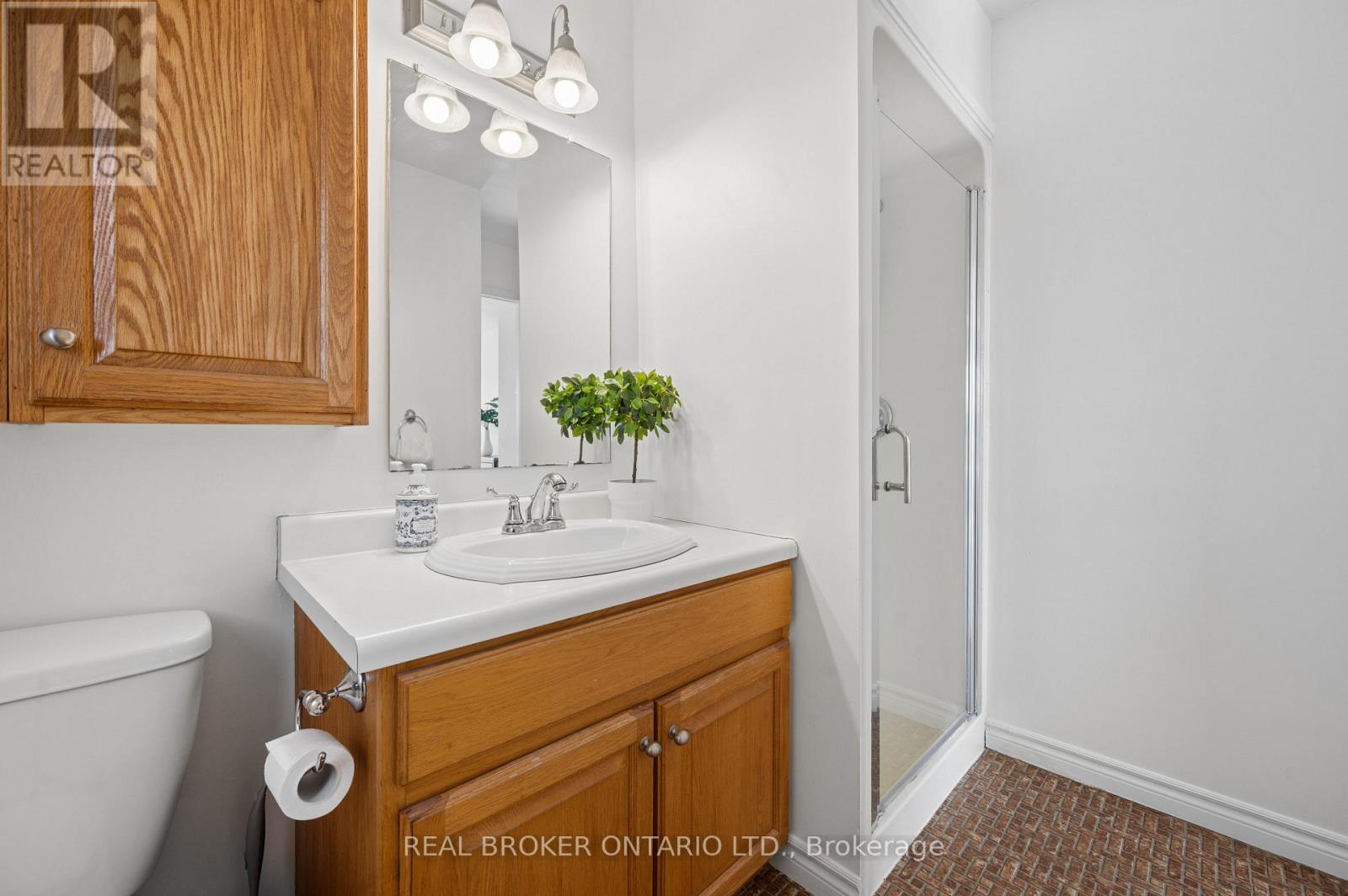 1049 Sheffield Road Property Photo 16