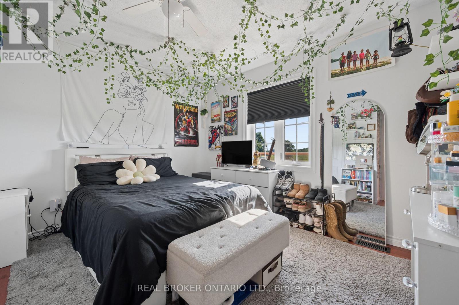 1049 Sheffield Road Property Photo 18